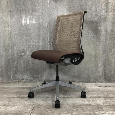 Steelcase（スチールケース） 肘付ハイバックチェア - 中古オフィス 