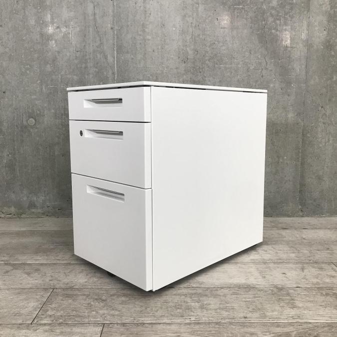 【収納量アップでデスクワークが充実！】【書類や備品の管理におすすめ！】■コクヨ製　アイエス(iS)シリーズ　3段ワゴン　デスクインワゴン　ホワイト
                        iSシリーズ
                                    中古
            