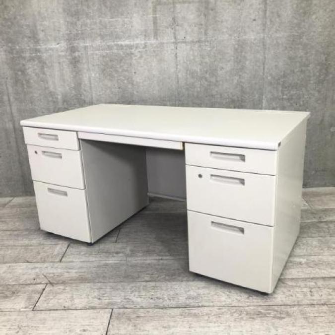 【限定1台！上長席に人気の両袖机！！】コクヨ　BS＋シリーズ　両袖机　袖机　脇机　引き出し付き　3段　ニューグレー【天神ビッグバン】【天神BBB】【博多コネクティッド】【博多コネクティッドボーナス】
                        BS+
                                    中古
            