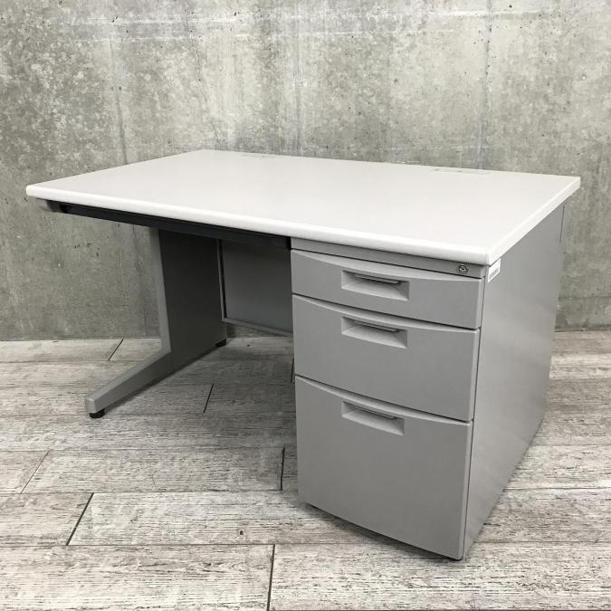 【4月からの人員増加に！】イトーキ（ITOKI）CZシリーズ　片袖机　幅1200㎜　■色：ニューグレー
                        CZXデスク
                                    中古
            