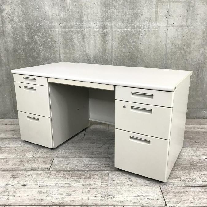 【在庫入替セール品！】引き出しの数が多い両側袖付きデスク！収納量が多く天板も広いため管理職の方や事務作業の多い方などにおすすめ！
■コクヨ/BS+/ニューグレー/1400㎜
                        BS+
                                    中古
            