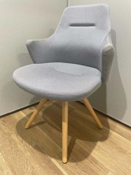 【西】【デザイン性◎】オカムラ　ライブスチェア
                        ライブス
                                    中古
            