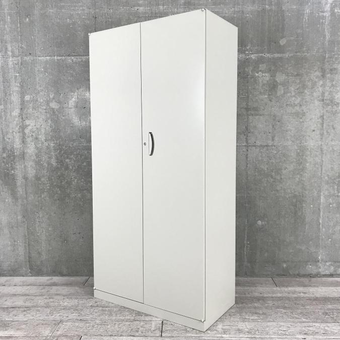 【お買得品！】収納量抜群の両開き書庫が入荷！A4ファイルを5段分収納可能！
■生興/クオール/ニューグレー　観音開き
                        QUWALL
                                    中古
            