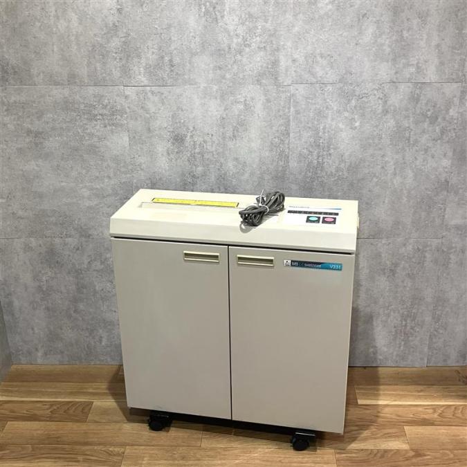 【西】【24⑫】【商品入替対象】【限定1台のみ】コンパクトでセキュリティー対策抜群！！シュレッダーのパイオニア！明光商会性！入荷！！中古 オフィス　OA/佐賀　格安【福岡オフィス家具】【福岡中古家具】【中古事務什器】【中古チェア】【中古椅子】
                        Vシリーズ
                                    中古
            