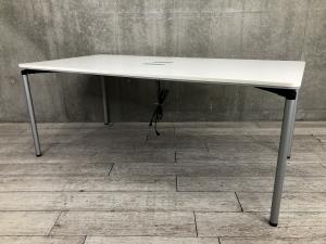 【シンプルなフォルムで様々な空間にフィット！】■コクヨ製　ミーティングテーブル　W1800×D900mm　ホワイト