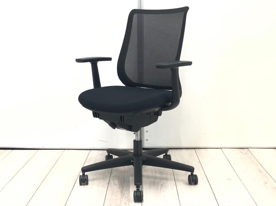 【6脚入荷！】通気性の良いメッシュ仕様　オールブラックカラーの人気チェア！　
■コクヨ/ミトラ/ブラック　固定肘　タスクチェア
                        ミトラシリーズ
                                    中古
            