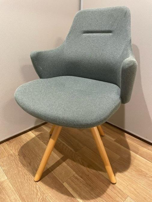 【西店撮影商品】【限定1脚！落ち着きのある雰囲気が休憩室や自宅にぴったり！！】オカムラ　ライブスチェア　グリーン　肘付き【天神ビッグバン】【天神BBB】【博多コネクティッド】【博多コネクティッドボーナス】
                        ライブス
                                    中古
            