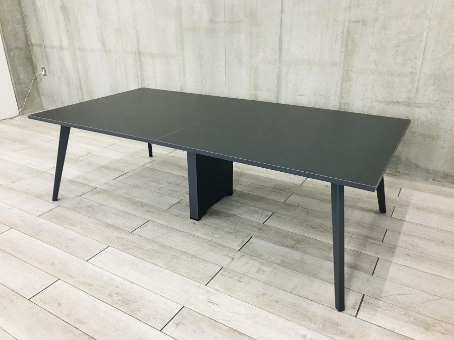 【横幅2400サイズ】■ブラックの大型テーブルがロットで入荷！シックで引き締まった印象のオフィスに　■4～6名様でのご利用にオススメ！幅2400×1200㎜　■応接用・会議室や休憩スペースにも　【弊社使用欄：A00934750】＠青１
                        その他シリーズ
                                    中古
            