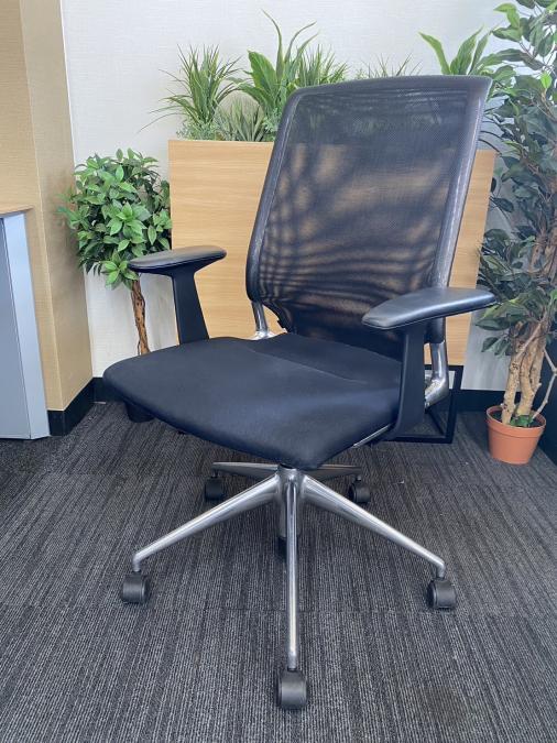 限定２脚！【背面のメッシュが特徴的】ヴィトラ/メダ２チェア　ブラック　九州　中古　中古オフィス家具　オフィスバスターズ　福岡　※福岡南店撮影商品
                        メダ２チェア
                                    中古
            