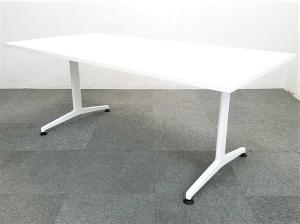 【広々とゆとりのあるスペース！】コクヨ製　ミーティングテーブル　W2100×D1000mm　ホワイト