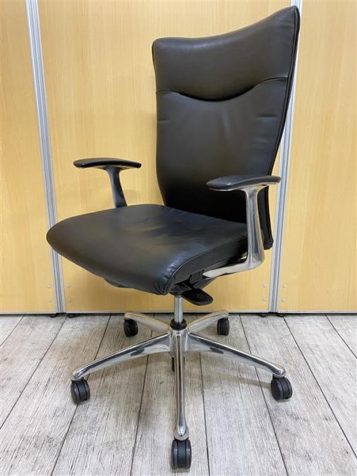 珍しいレザータイプ　ハイバックチェア！！
                        ルディオ
                                    中古
            