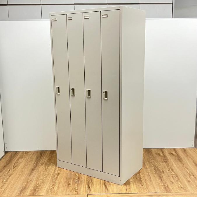 オカムラ製　FZシリーズ　ライトスモーク　シリンダー錠　更衣室　ロッカー　4人用ロッカー！！
                        FZタイプ
                                    中古
            