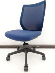 オカムラの人気メッシュチェア「CG-M」　中古　オフィスチェア　okamura　CG-M　　メッシュ　ハンガー付　事務椅子