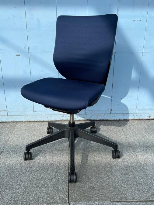 【大特価！】イトーキの肘無ローバックチェア【エピオスチェア/ネイビーブルー】が入荷しました！
                        エピオスチェア
                                    中古
            