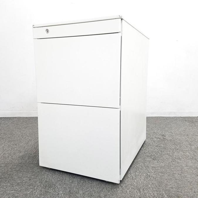 【11台ロット入荷！】収納力抜群のオカムラ定番の3段ワゴン入荷！中古　ワゴン　デスクインワゴン　脇机　オフィス　ホワイト　キャスター付
                        プロユニット
                                    中古
            