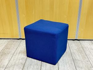 【ソファ】スチールケース製　おしゃれなソファが登場　人気　コンパクト　ブルー