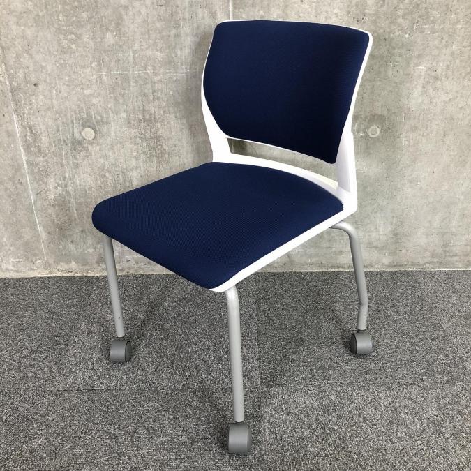 【関東倉庫在庫品】重ねて省スペースに収納できる！キャスター付きミーティングチェア　■aico製　スタッキング　ブルー　会議用チェア　【社内使用欄：TMG】
                        その他シリーズ
                                    中古
            