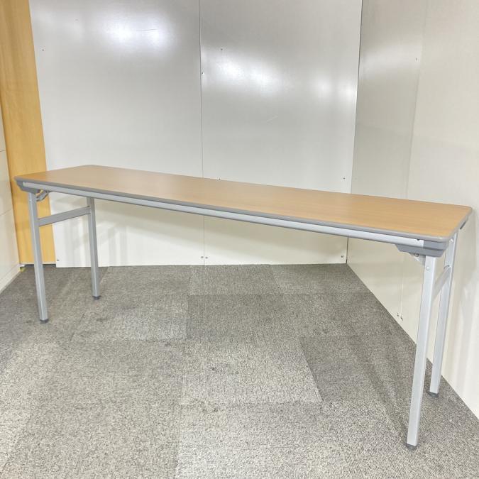 【9台限定】　中古品で入荷が珍しい折り畳みテーブルが入荷です！　木目天板で落ち着いた雰囲気　ブラウン　コクヨ　KT-140P1EN　1800×450×700　オフィスバスターズ　心斎橋店
                        その他シリーズ
                                    中古
            