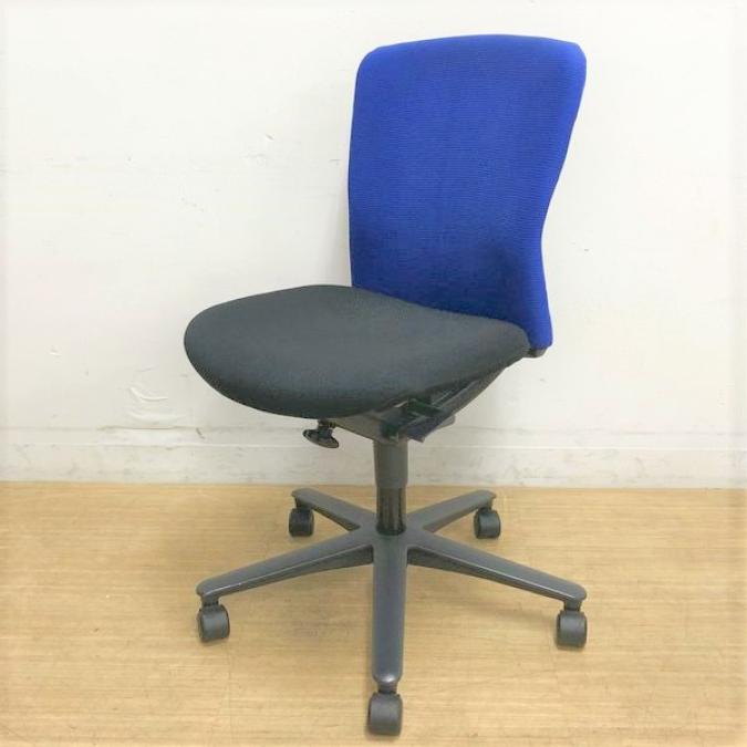 ウチダ　ルディオ　背：クリアブルー　座：ブラック　ハーフカバータイプ　肘無しミドルバック　ロングセラー商品
                        ルディオチェア
                                    中古
            