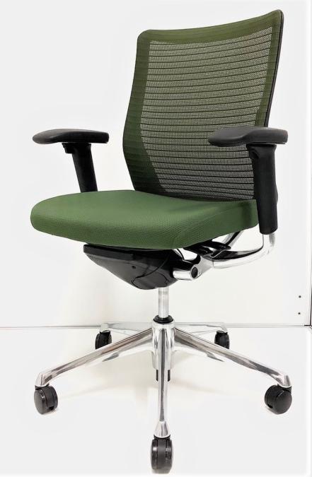 人気の高級チェア！落ち着いたカラーリングと広い座面で快適！【在庫入替セール品！】
■オカムラ/コーラル/ダークグリーン
                        コーラルメッシュ
                                    中古
            