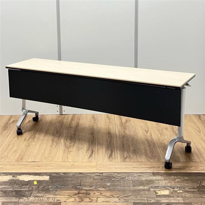 【商品入替のため、残り5台限り】コクヨ製　コンフェストシリーズ　W1800/D450サイズ　ナチュラルカラー　幕板付き　シルバー脚　サイドスタックテーブル！！
                        コンフェスト
                                    中古
            