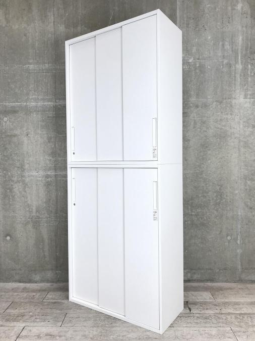 【真ん中も出し入れできて使いやすい！】■コクヨ製　エディアシリーズ　上下3枚引戸書庫セット　W900×D400×H2260mm　ベース無　■スペースを圧迫しない引違い扉タイプ！
                        エディア
                                    中古
            