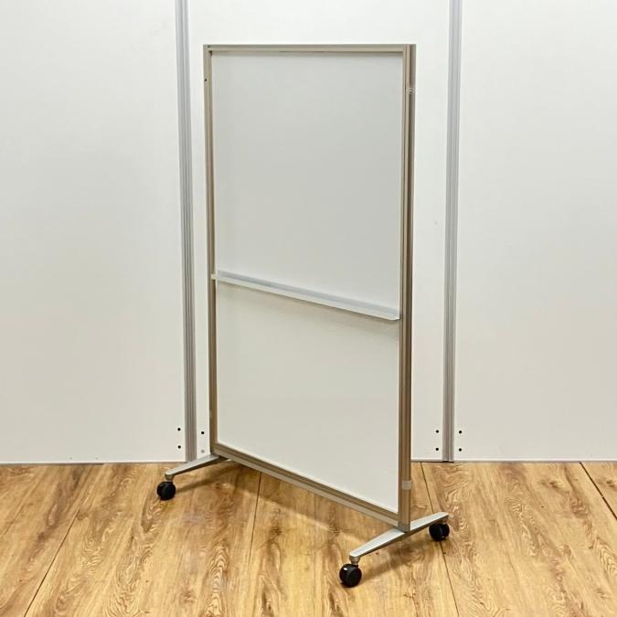 内田洋行製　リンキーシリーズ　両面タイプ　キャスター・ペンホルダー付　自立式ホワイトボード！！
                        その他シリーズ
                                    中古
            