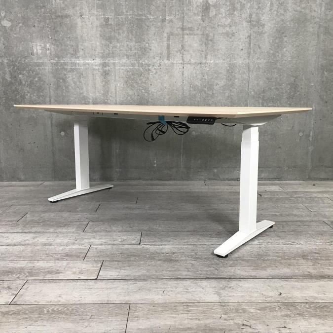 大人気上下昇降テーブルが入荷！会議に、作業に、休憩に！業務効率アップにコチラの1台を！ボタン操作で簡単にお好みの高さ変更でき立ち姿勢を取り入れ心も体も健康に配慮
                        その他シリーズ
                                    中古
            