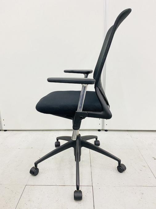 メダチェア vitra/ヴィトラ 肘付ハイバックチェア 中古】 vitra/ヴィトラ 肘付ハイバックチェア 534569 - 中古
