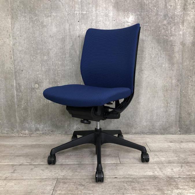 【ばっちりコスパ高！】通気性バツグンな背もたれと快適なクッション性で人気のOAチェア　■okamura（オカムラ）製　ヴィスコンテ（Visconte）チェア　ローバック　■肘無し　■クッションタイプ　■色：ミディアムブルー
                        ヴィスコンテチェア
                                    中古
            