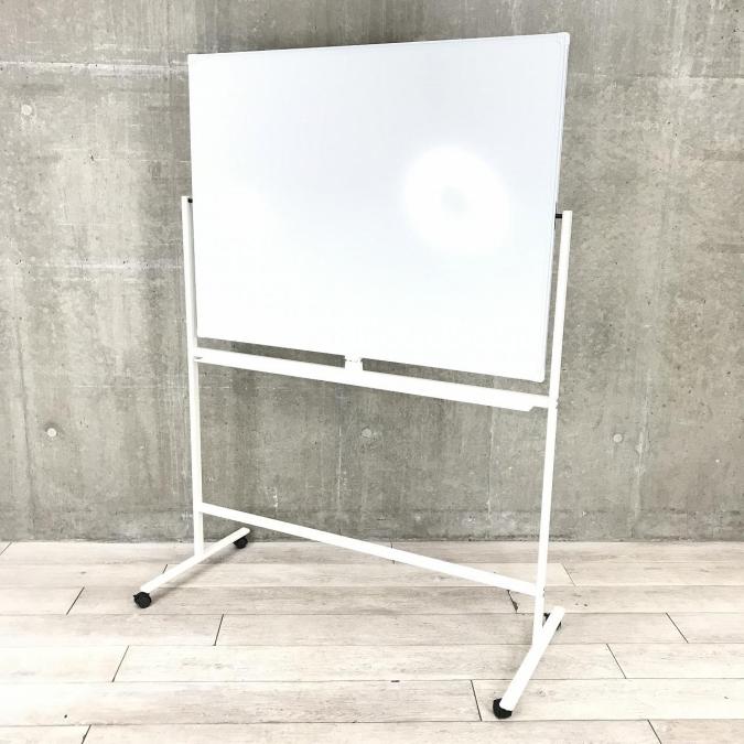 【オフィス会議の必需品！】■プラス製　脚付ホワイトボード　板面：1200mmタイプ　■キャスター付で移動がスムーズ！
                        その他シリーズ
                                    中古
            