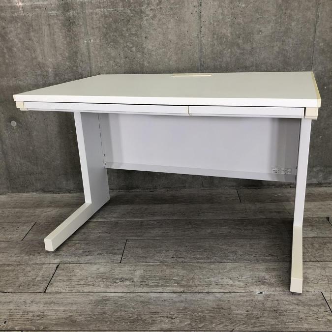 【在庫入替セール！（本商品限定商品）】【定番だけど珍しいサイズ感！】◆ウチダ/スカエナSタイプ/ホワイト　◆引き出し付き/117　※日焼け、使用感あり【弊社使用欄：A90500115】
                        スカエナ
                                    中古
            
