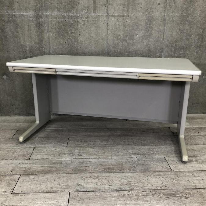 【ワークスペース広々の幅1400㎜】【収納も充実で使いやすい！片袖机】■okamura（オカムラ）　SD-Vシリーズ　片袖机　幅1400㎜　■ライトグレー【弊社使用欄：A00893065】
                        SD-Vシリーズ
                                    中古
            