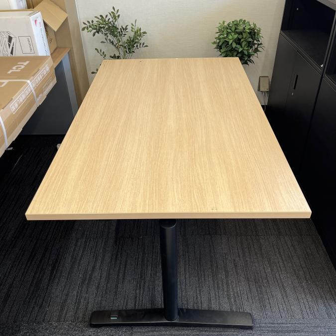 【在庫入替セール】限定１台！オススメのサイドスタックテーブル　仕事が捗ります！広く作業される方、必見！キャスター付き移動もラクラク♫　　テーブル　作業　オフィス　中古　九州　福岡
                        ライブス
                                    中古
            