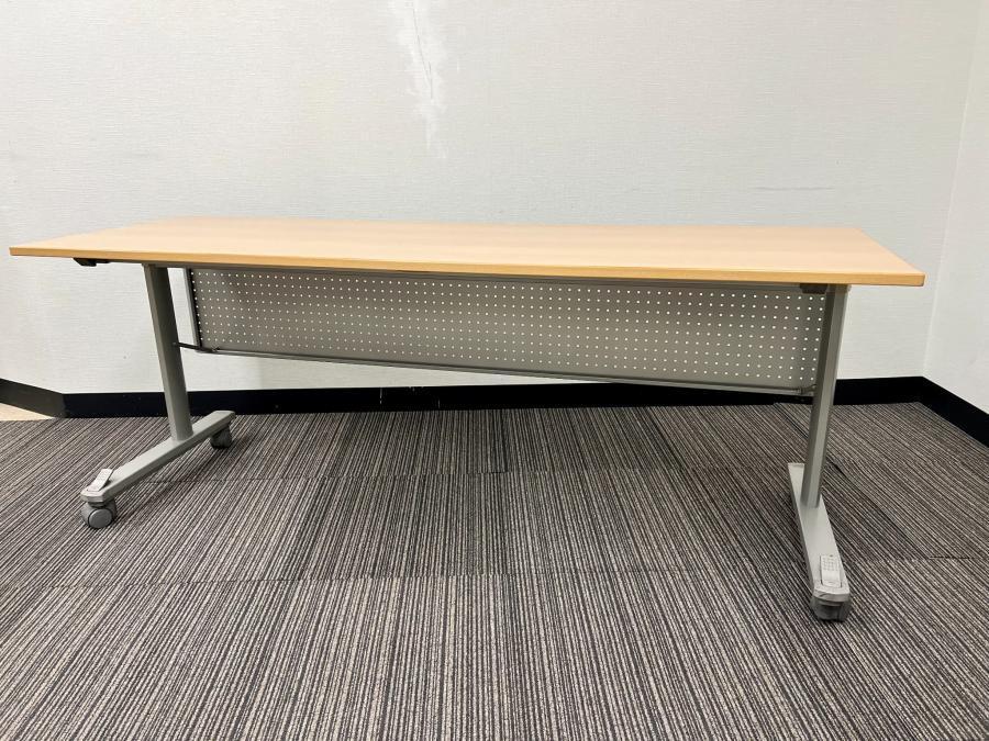 会議室やリフレッシュルームにおすすめ！■内田洋行／SX型　ナチュラル　テーブル　会議用　スタックテーブル　折り畳みテーブル　九州　中古　中古オフィス家具　福岡　中古　買取　レイアウト変更
                        サイドスタックテーブル
                                    中古
            