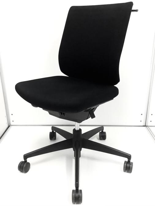 クッション性のよいおすすめチェア！長年人気の高い定番シリーズ！
■コクヨ/ウィザード/ブラック
                        ウィザードチェア
                                    中古
            