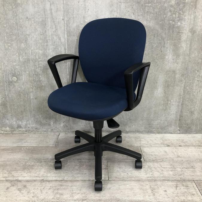 シンプルでコンパクトなデザインが長年人気！■イトーキ/リエット/ネイビーブルー
                        リエットチェア
                                    中古
            