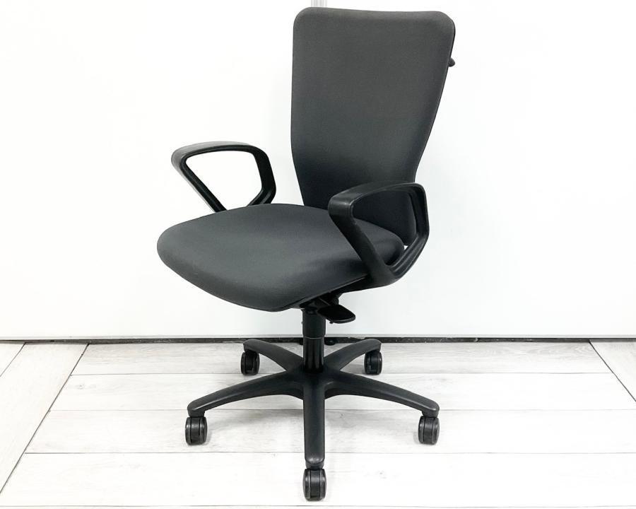 【在庫入替δ】ワークチェア アームレスト付 固定肘 デザインアーム ブラックボディ ハンガー付 オススメ(おすすめ) 大人気 ・Okamura/オカムラ ・Carrozza/カロッツァ ※横浜本店撮影画像※
                        カロッツァチェア
                                    中古
            