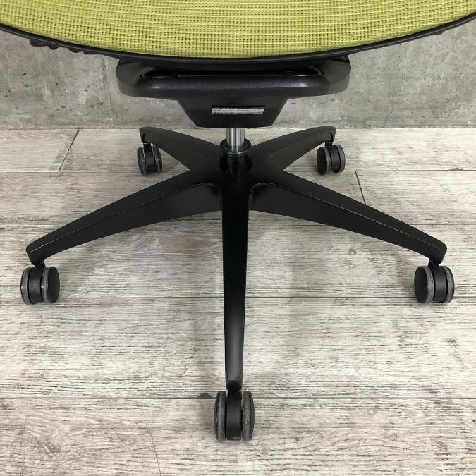 中古】フィノラ ポリッシュ C745MR-F1E5 オカムラ/okamura 肘付
