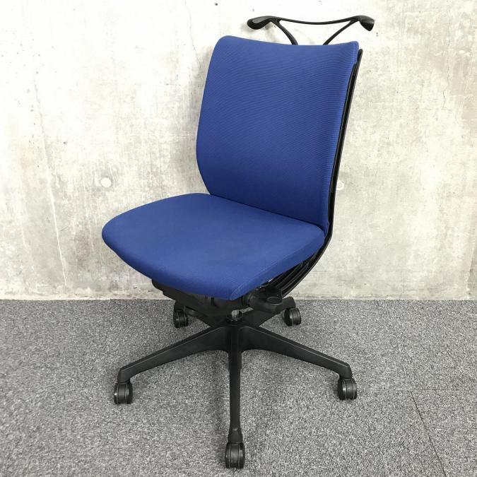 【在庫入替セール品】【定価約6万円】【コートハンガー付き快適OAチェア！！通気性バツグンな背もたれ】■オカムラ製　ヴィスコンテ　ローバックOAチェア
                        ヴィスコンテチェア
                                    中古
            