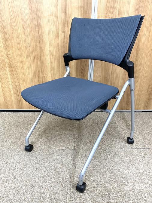 【4脚入荷】国内メーカー製ミーテイングチェア入荷！イトーキ　マノス　グレー　背面クッション　会議　省スペース
                        マノスチェア
                                    中古
            