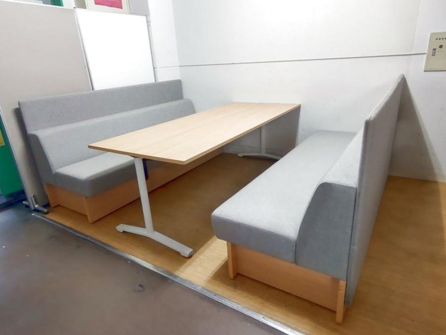 おしゃれ家具　コクヨ　DAYS OFFICE（デイズオフィス）　wired sofa　+　flip top　セット商品　3人掛けソファ×2(パネル付き)　+　テーブル　【リビングテイスト】
                        その他シリーズ
                                    中古
            
