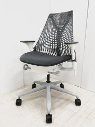 【洗練されたデザイン】ハーマンミラー/セイルチェア（SAYL Chair）/グレー/可動肘/前傾チルト