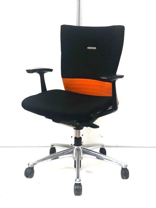 【在庫入替セール品！】オカムラ製　フィーゴ　オレンジ×ブラックの2トーンカラー　定価9万円がこんなに安い！！
                        フィーゴチェア
                                    中古
            