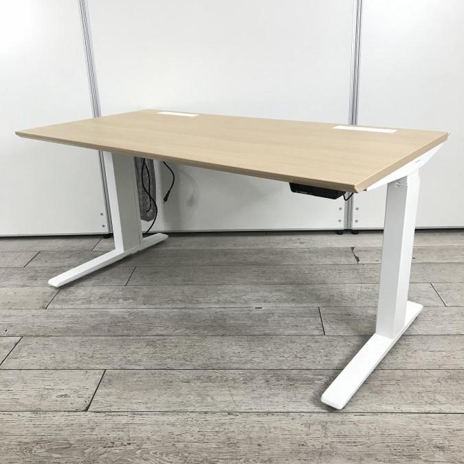 大人気昇降デスクが入荷！立ち姿勢を取り入れ健康志向！ABW
■オカムラ(Okamura)/スイフト(swift)/ネオウッドライト　高さ650～1250mmで可動
                        Swift
                                    中古
            
