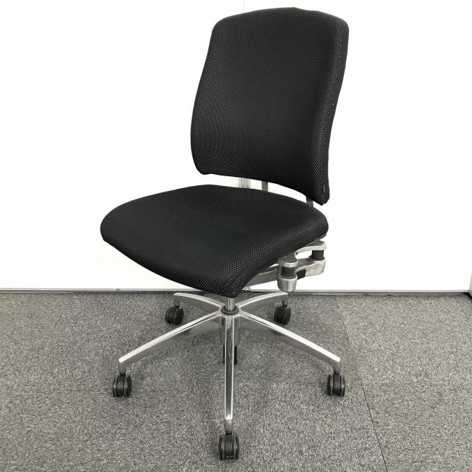 在庫入れ替えセール！【会議　ミーティングにもおすすめ】プラス　PLUS　リオルガ　ミドルバック　肘無し　ブラック　シルバー脚
                        Reorga
                                    中古
            