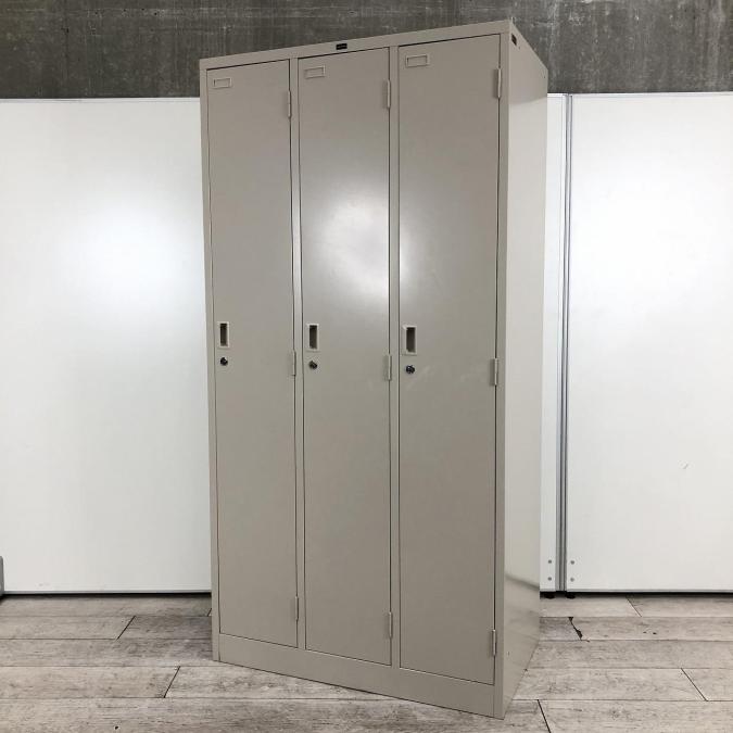 【幅広く使える3人用更衣ロッカー！】■ウチダ　システム　3人用ロッカー　■シリンダー錠　■グレー
                        システム
                                    中古
            