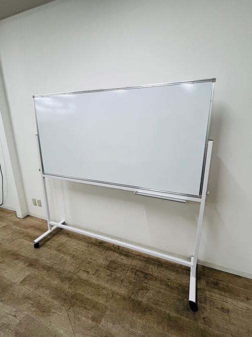 【定価約3万円】【訳あり品】【自立式両面ホワイトボードの入荷です！横幅1800ｍｍ】■ホワイトボード
                        その他シリーズ
                                    中古
            