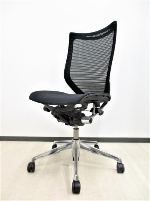 メッシュチェアの代表格！【オフィスの執務室、会議室におすすめ！ご自宅用にも！】■オカムラ（okamura）製　バロン（Baron）チェア　■バイバック　背面メッシュ　可動肘付き　ブラック　オフィスバスターズ　九州　会議室でもおすすめです！
                        バロンメッシュチェア
                                    中古
            