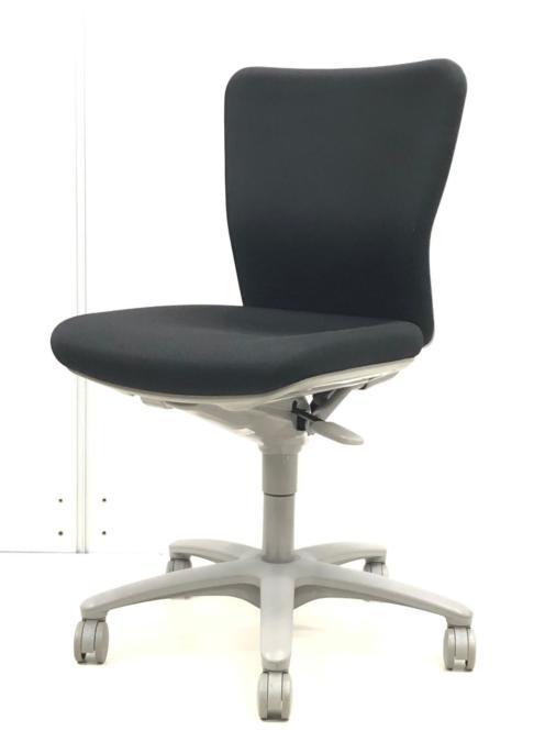 法人人気No1のチェア！価格以上の機能が付いています！
                        カロッツァチェア
                                    中古
            